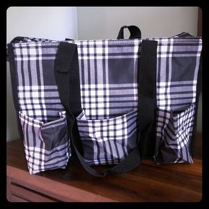 NWT!!! Thirty-One zip top organizing utility tote